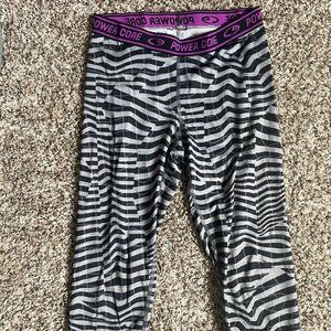 3/$15 C9 Wavy Strip Pattern Capri Legging